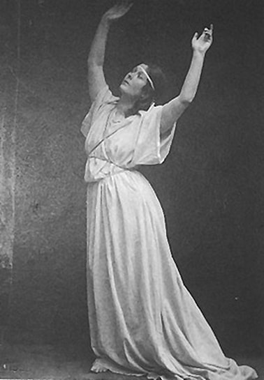 Isadora Duncan dancing in her tunic