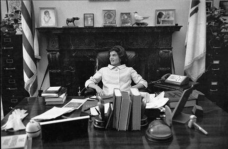 Jackie Kennedy in White House, photo by Mark Shaw
