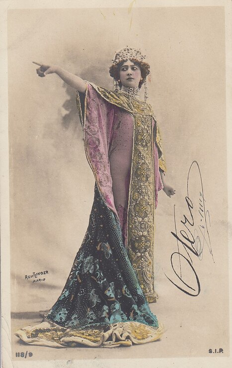 Vintage postcard of La Belle Otero by Léopold-Émile Reutlinger.
