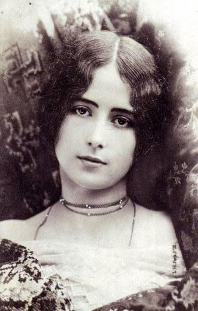 Cléo de Mérode(27 September 1875-17 October 1966), the most beautiful woman of La Belle Epoque