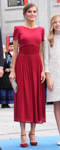 Letizia Queen of Spain in red Felipe Varela short sleeve midi dress