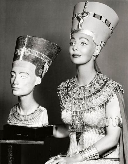 Loretta Young as Queen Nefertiti, 1957