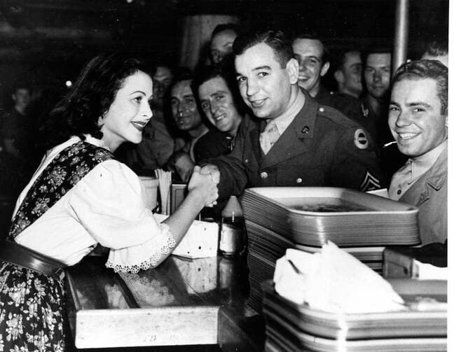 Hedy Lamarr volunteered in Hollywood Canteen, November 1942