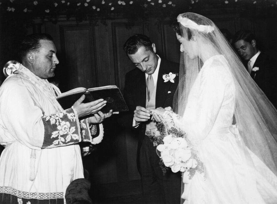 Marella Agnelli and Gianni Agnelli on their wedding day, 19 november 1953
