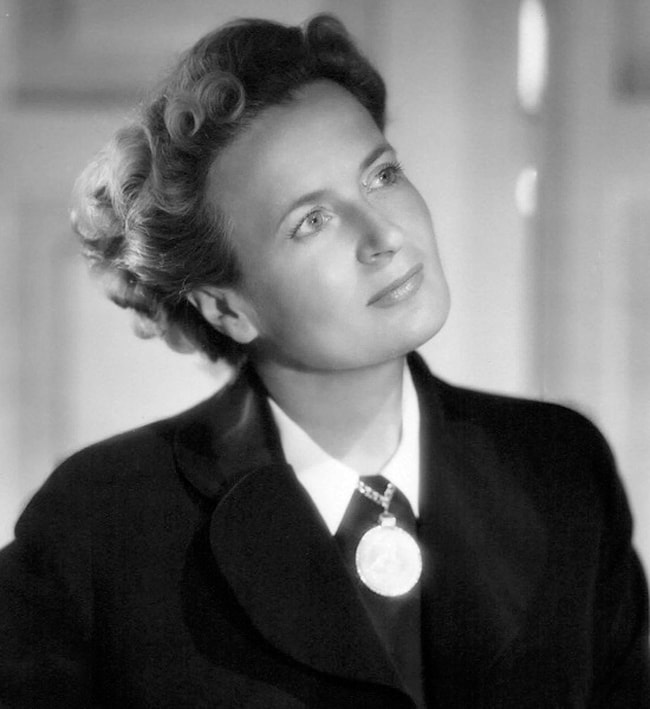 Irene Lentz(Costume Designer, December 8, 1901 – November 15, 1962), costume designer of Golden Hollywood