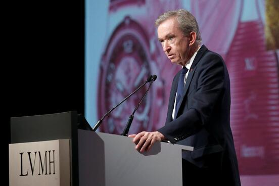LVMH Chairmand and CEO Bernard Arnault elegant style in suits of navy blue