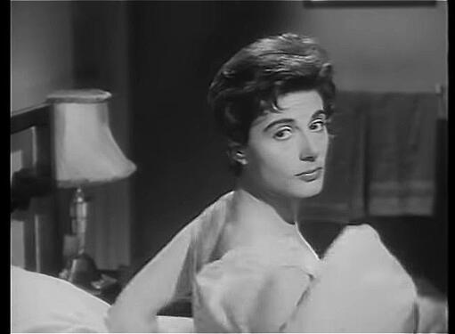  Yvonne Mitchell in Escapade 1955