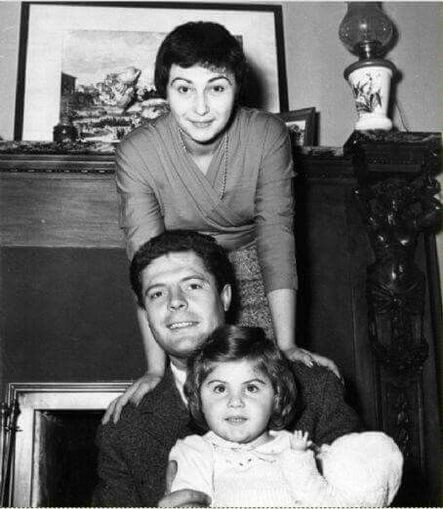 Marcello Mastroiani with his wife Flora Carabella (1926-1999)and their daughter Barbara